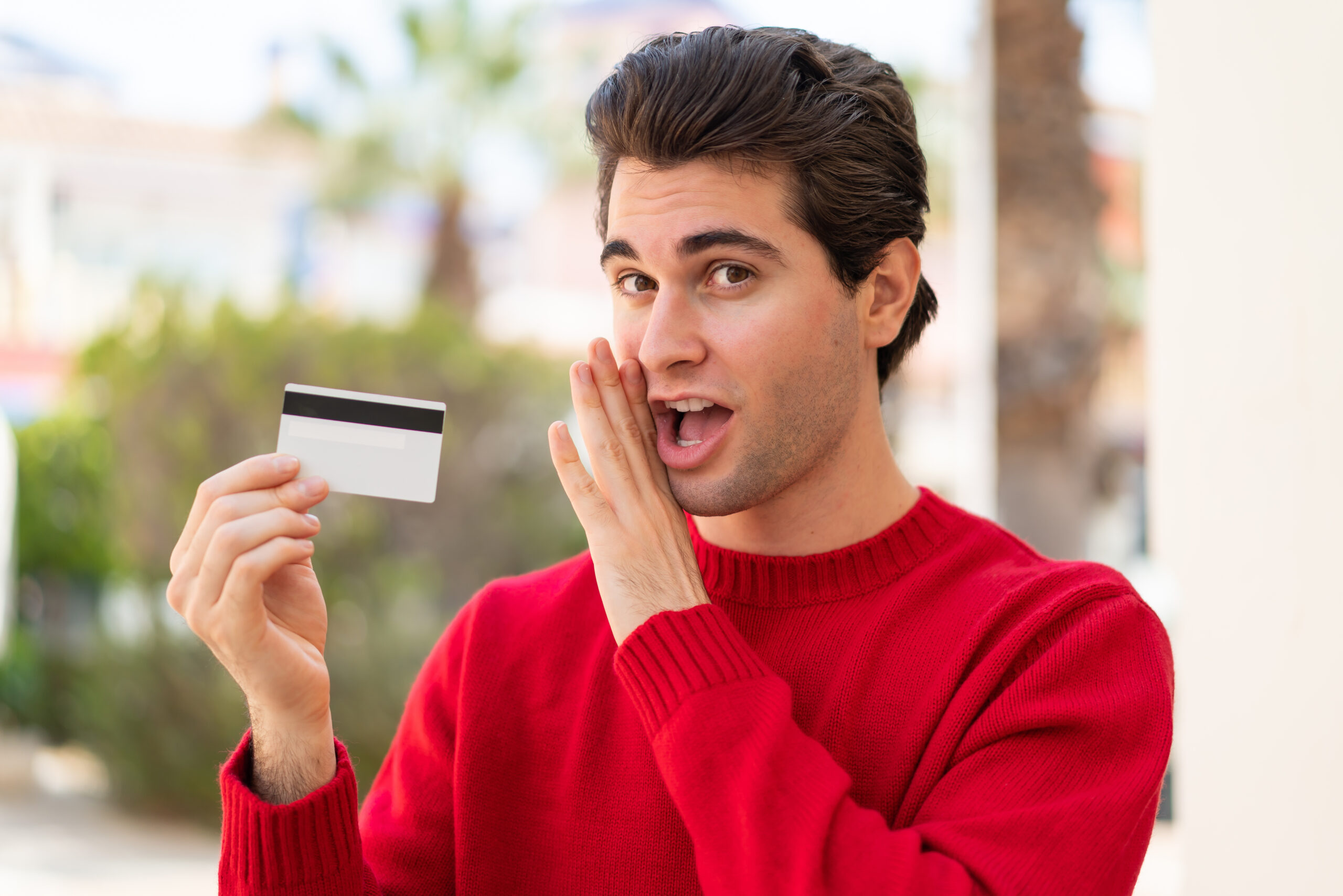 saisir le code PIN de sa yescard pour effectuer un retrait en respectant la limite quotidienne de la carte.